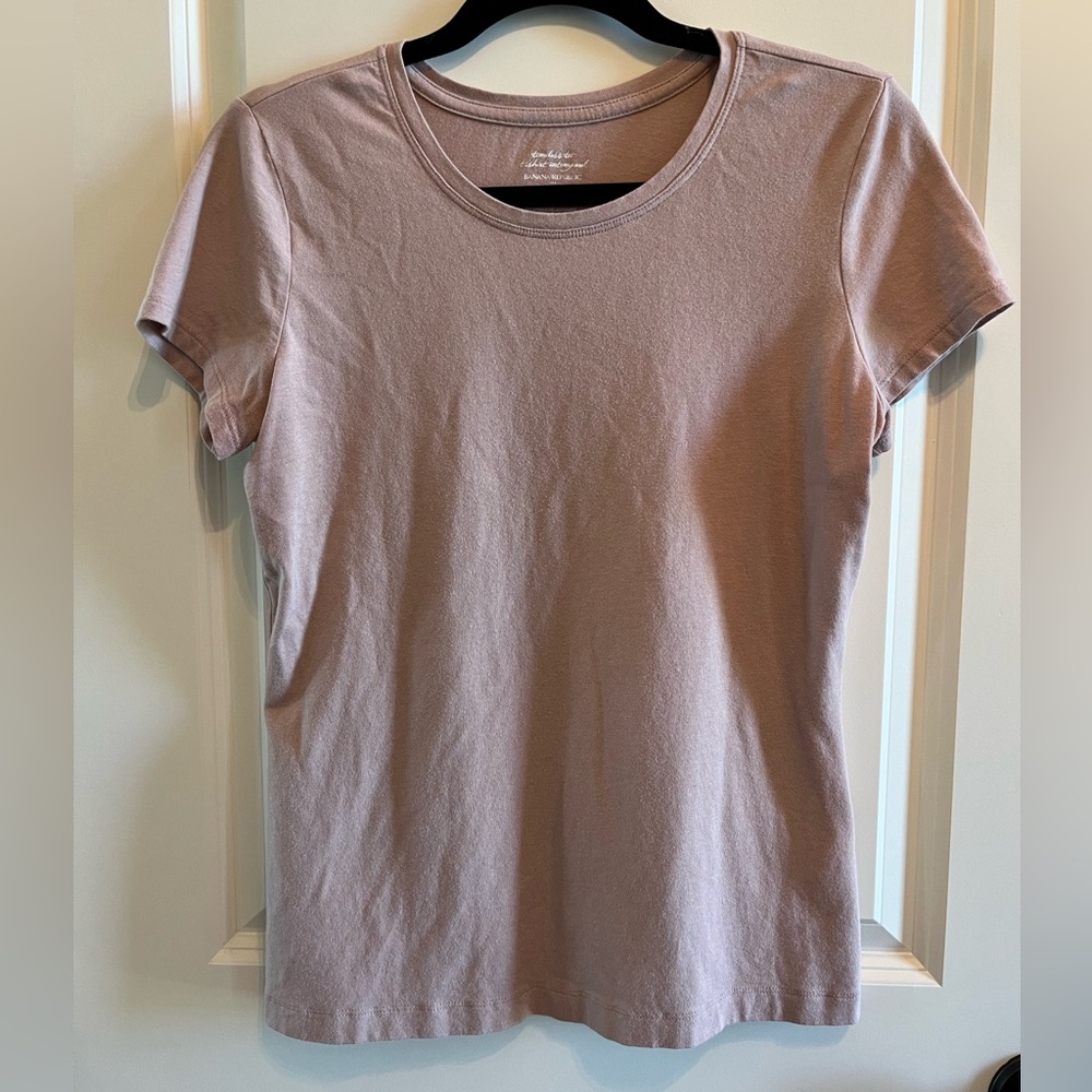 Beigey-taupe timeless tee.